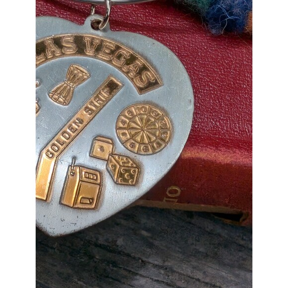 Vintage Las Vegas Heart Necklace, Romantic Gift Charm Pendant - Picture 4 of 10